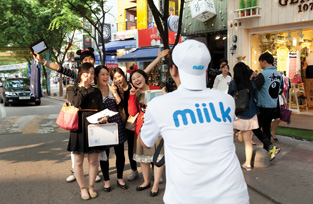 [Roadshow] miilk roadshow in the streets of Hongdae